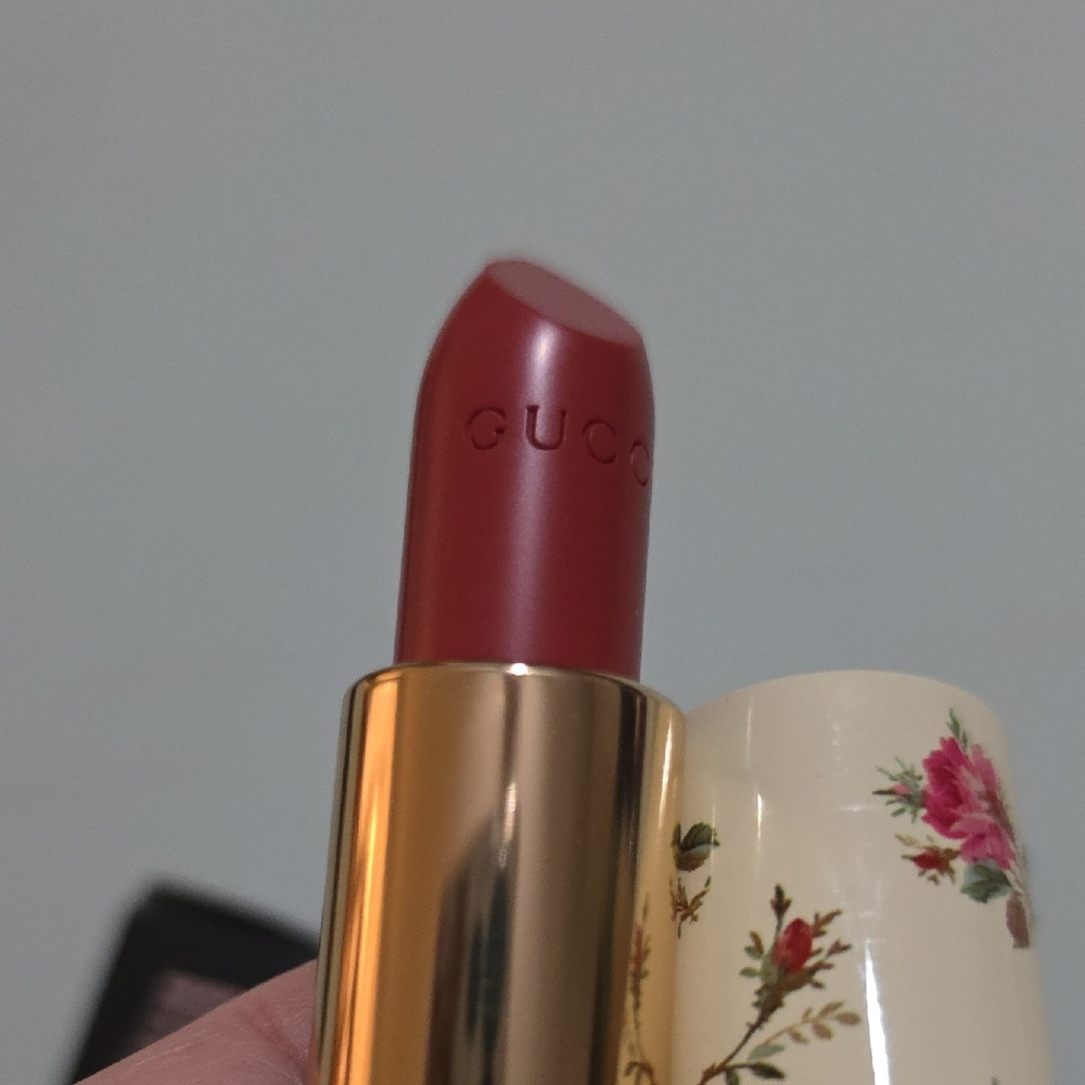 New~ Gucci Rouge à Lèvres Voile Lipstick - 208 They Met In Argentina - Picture 13 of 17
